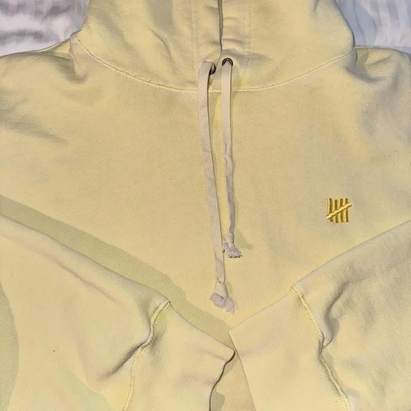 Undefeated Icon Hoodie and Sweatpants Set - light yellow color, size XXL - Picture 3 of 15
